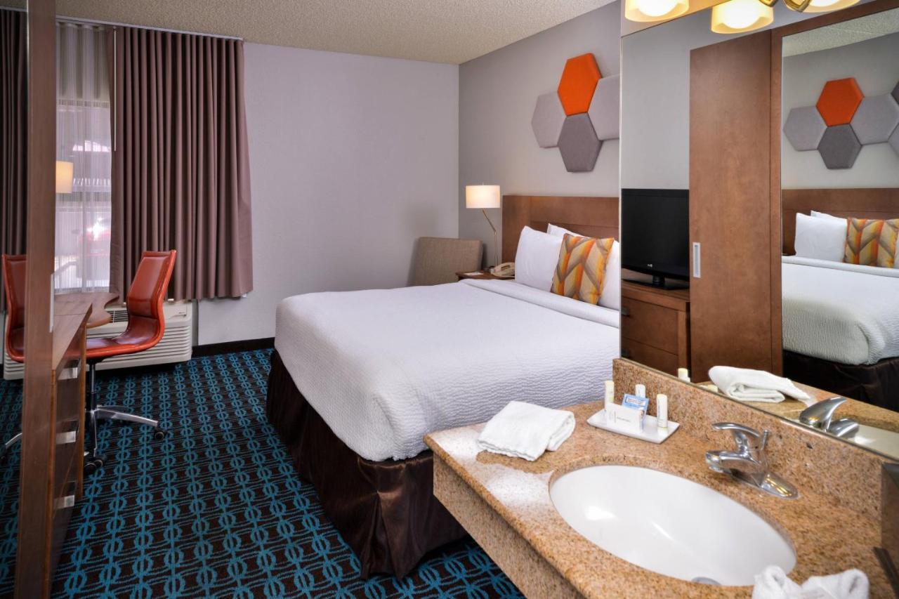 Fairfield Inn Las Vegas Convention Center Exterior photo