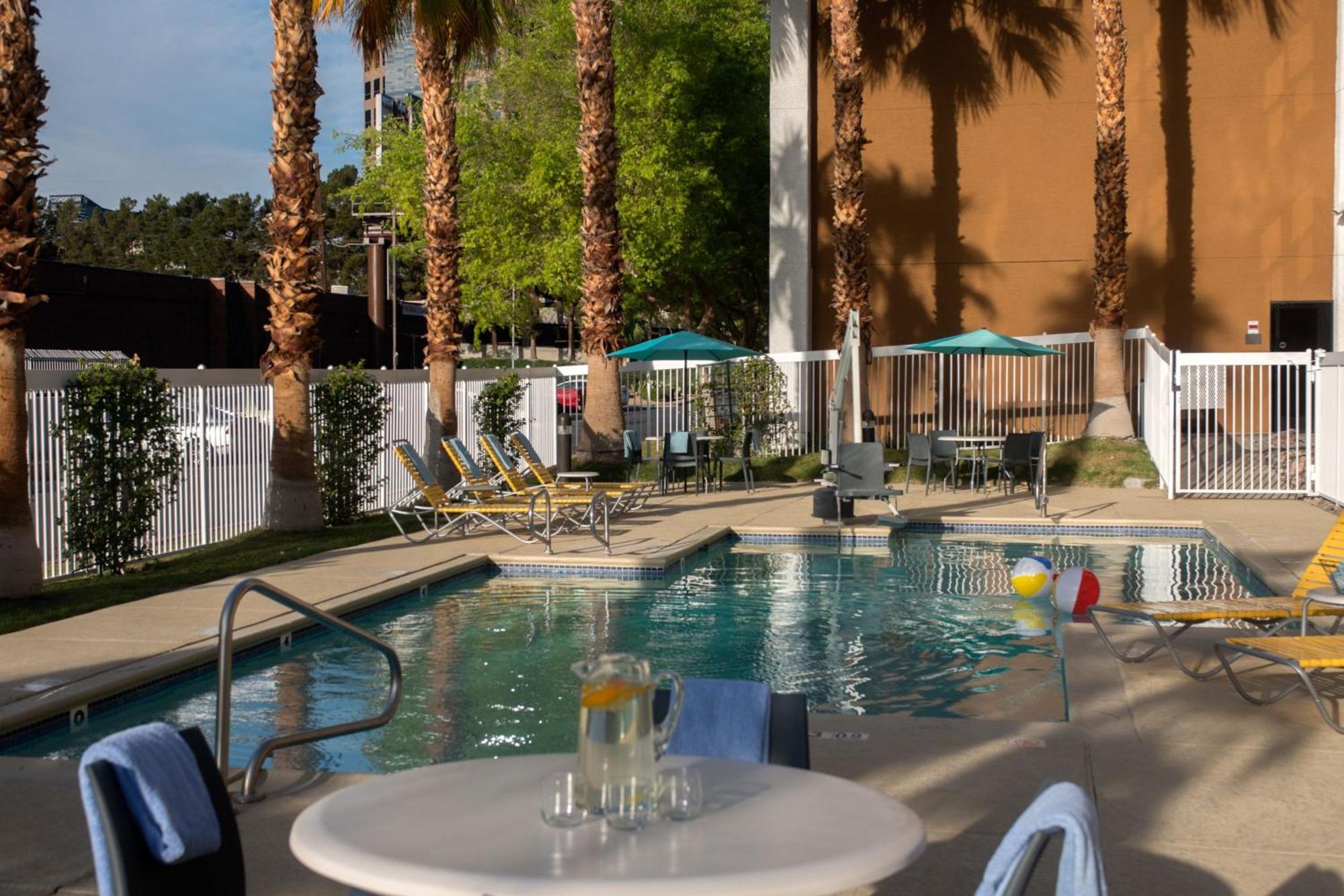 Fairfield Inn Las Vegas Convention Center Exterior photo